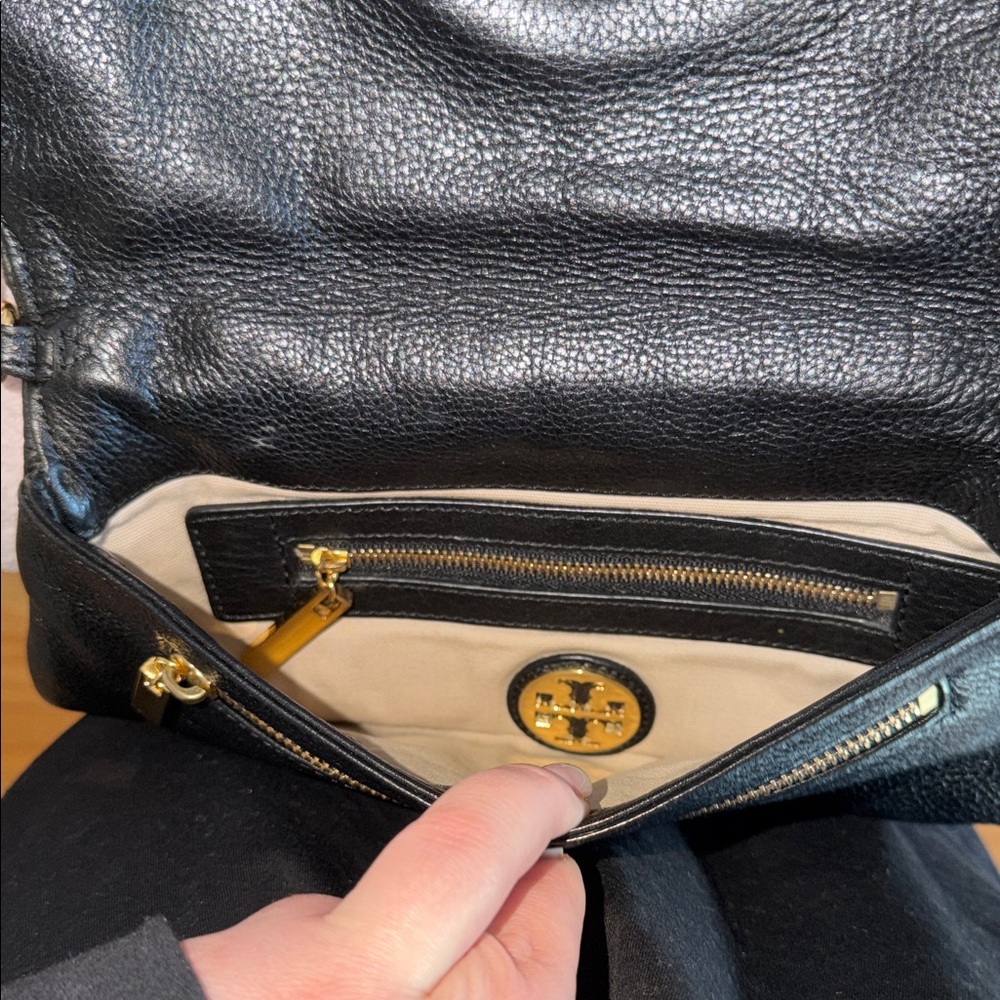 Authentic Tory Burch Black Leather Shoulder Bag with Gold Logo - Picture 6 of 8